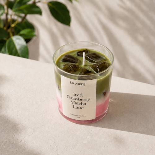 Iced Strawberry Matcha Latte Kerze
